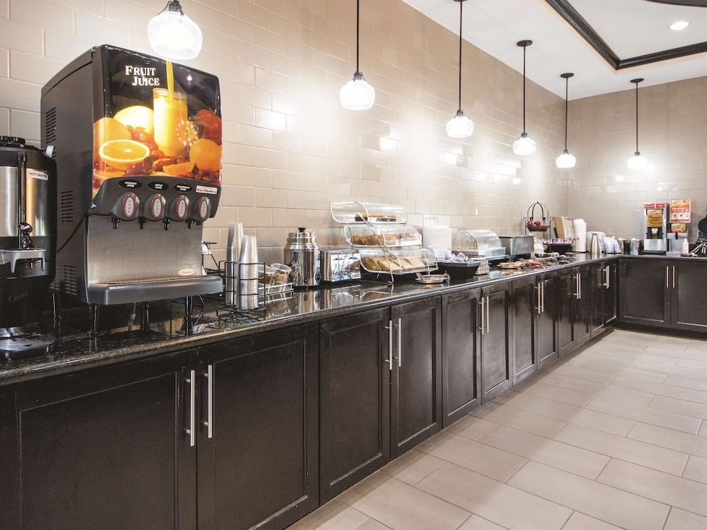 La Quinta Inn & Suites by Wyndham McKinney 27/45