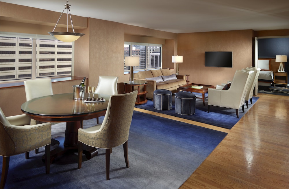 Omni Chicago Hotel 61/84