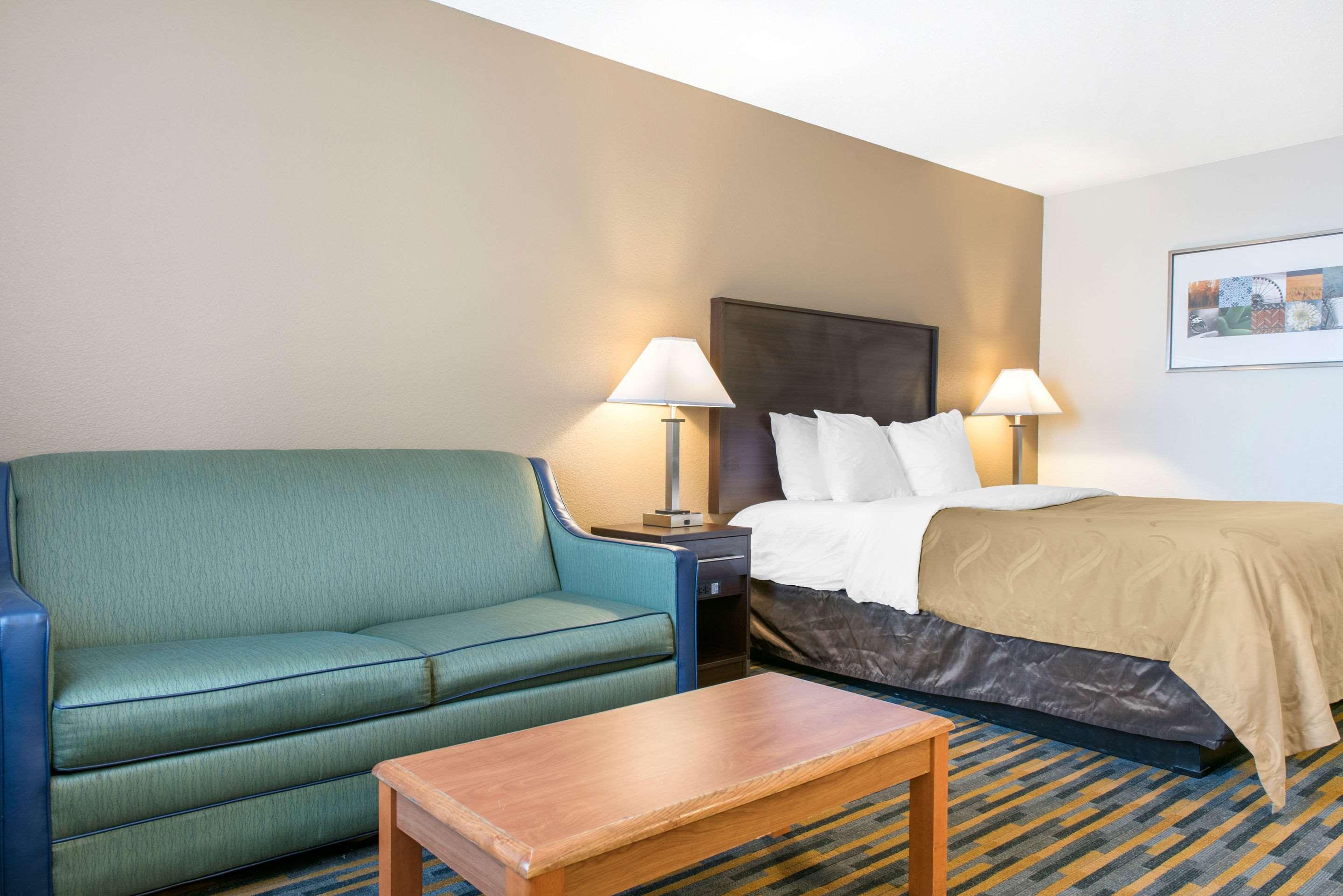 Room, Queen Bed