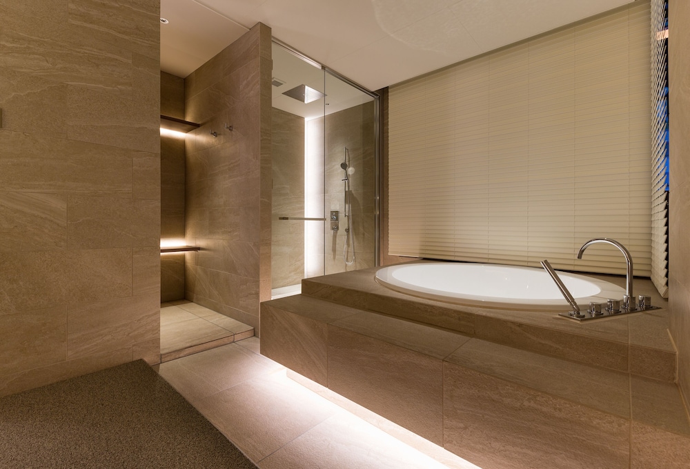 THE skM TOKYO HOTEL&DINING 50/50