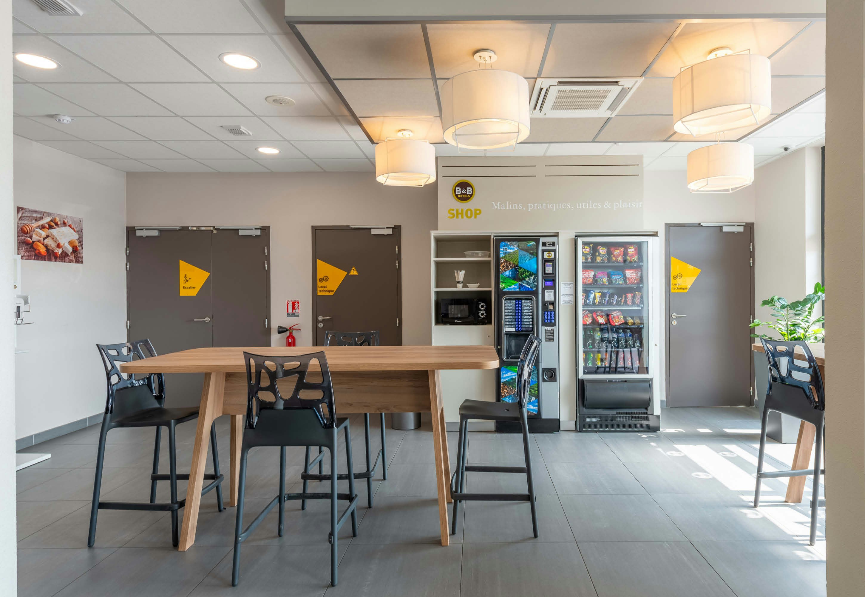 B And B Hotel Montelimar Sud 31/38
