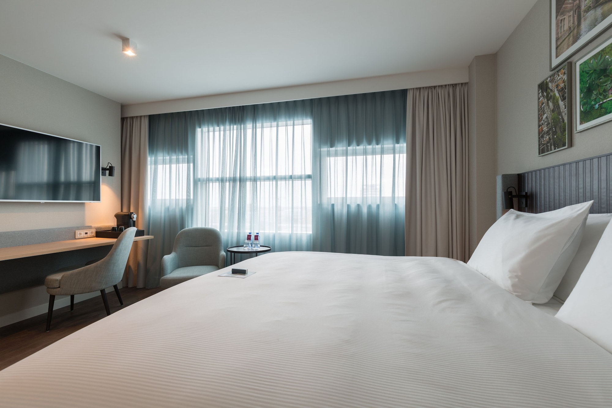 STANDARD, KING BED