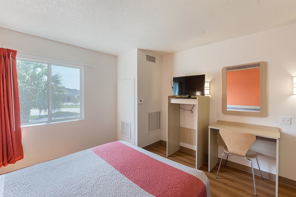 Motel6 Columbia, SC - Fort Jackson Area 32/47