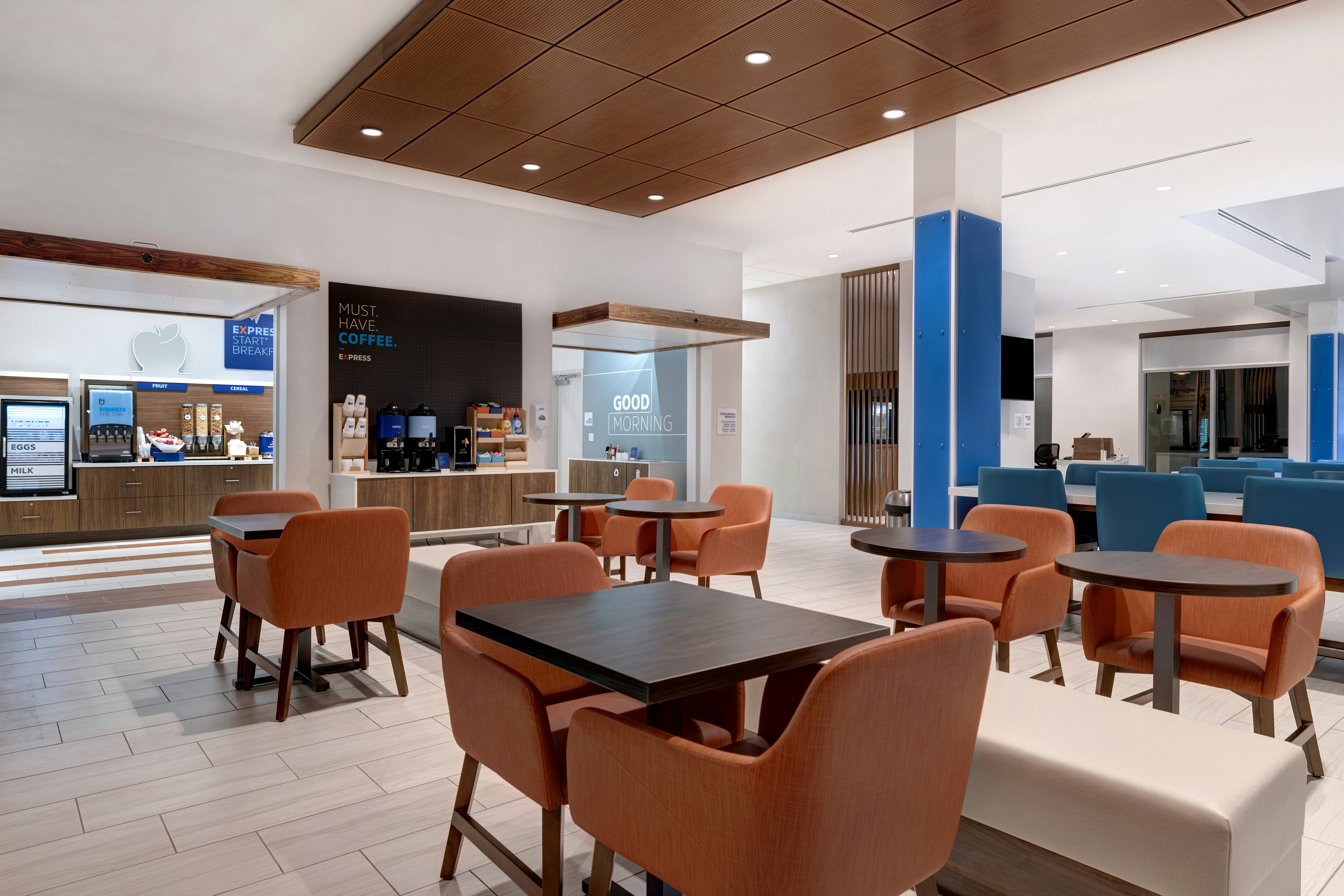 Holiday Inn Express and Suites Glendale Downtown 26/44