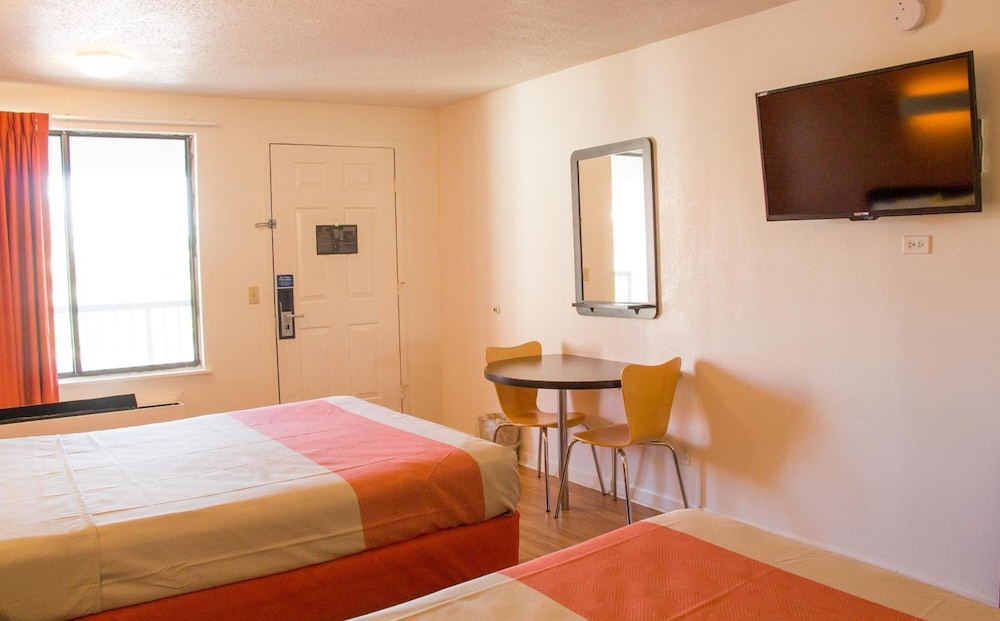 Motel6 Cookeville, TN 26/54