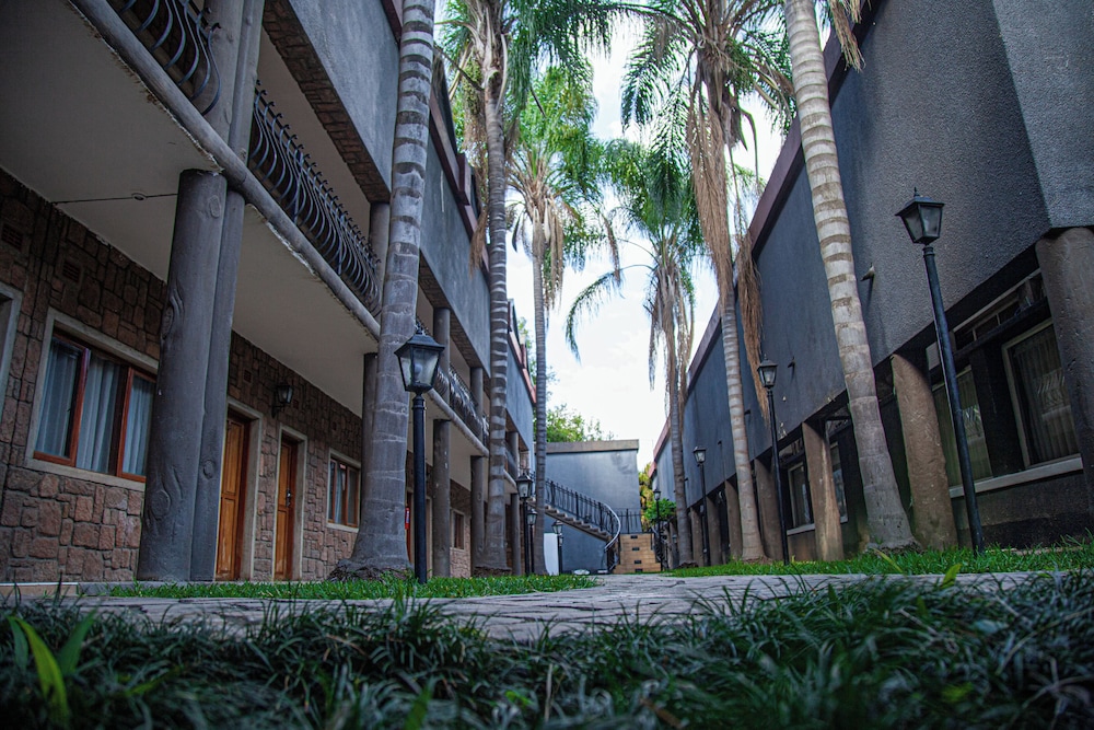 Chrismar Hotel Lusaka 64/68