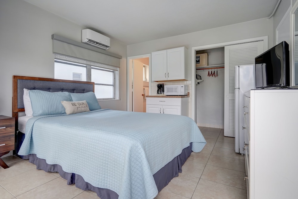 Ocean Villas of Deerfield 11/68