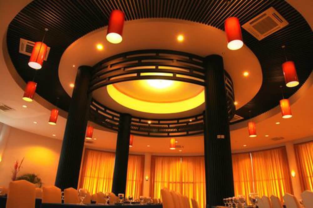 The Natsepa Resort Conference Center 27/44