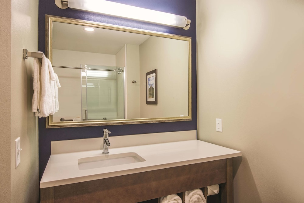 La Quinta Inn Suites By Wyndham Kingman 11/39