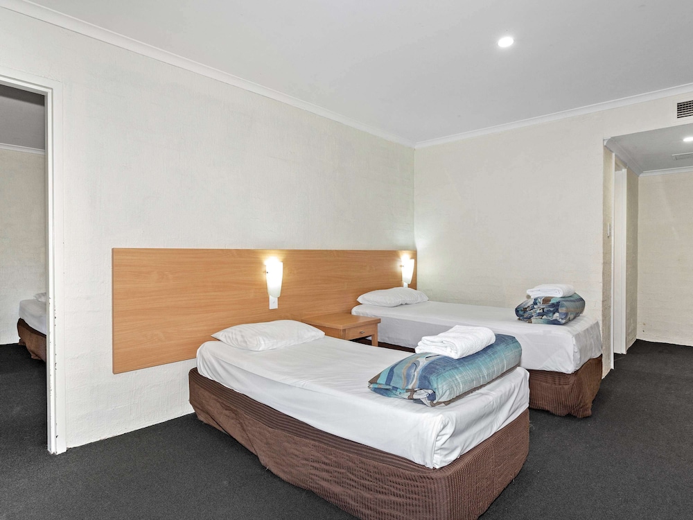 Ibis Styles Canberra Eaglehawk 23/65