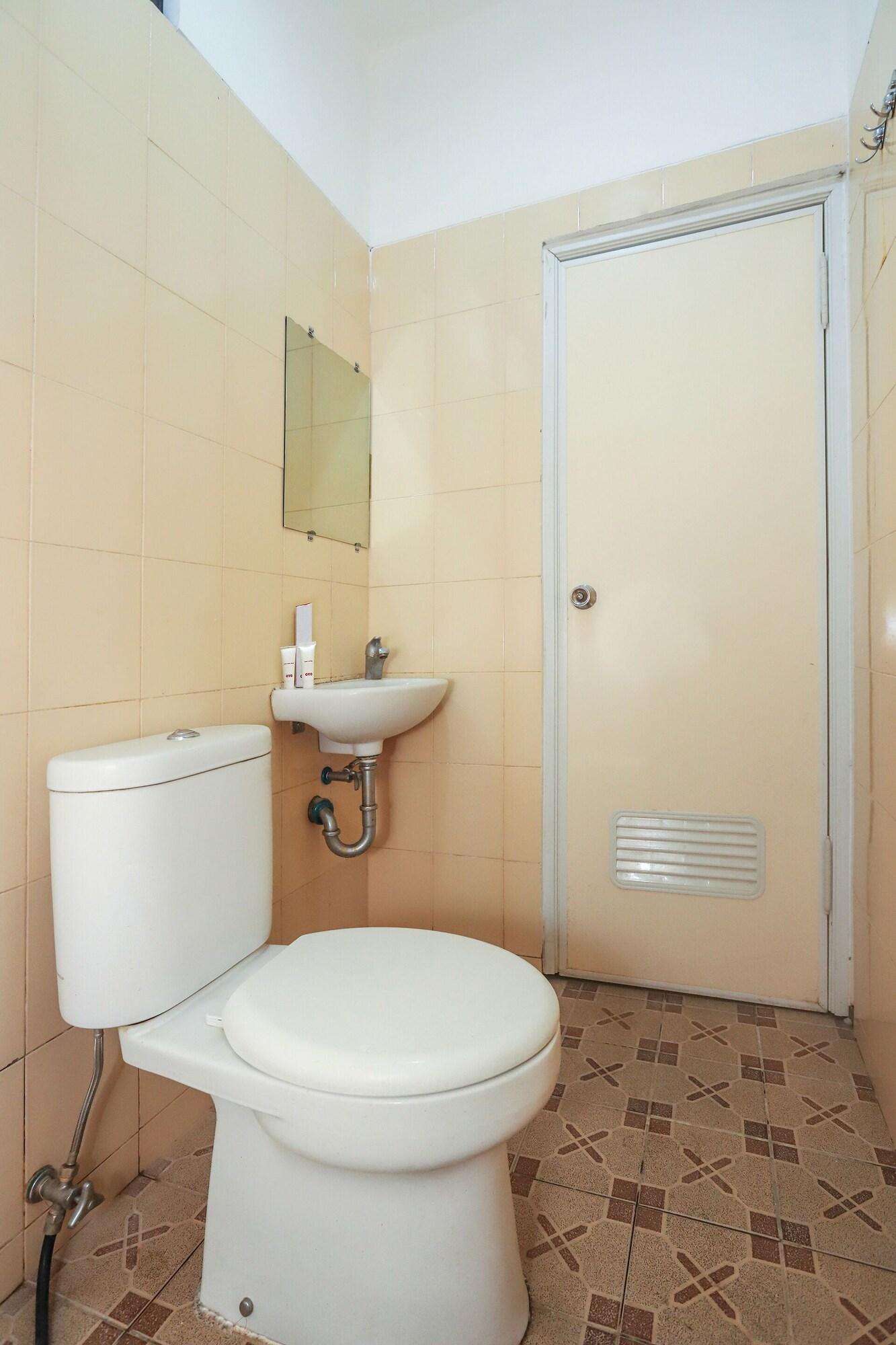 Oyo 1582 Bungo Guest House 44/47