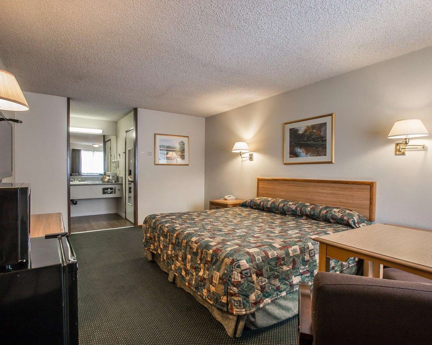 غرفة بسرير كينج، Palm Inn Riverside 2/2