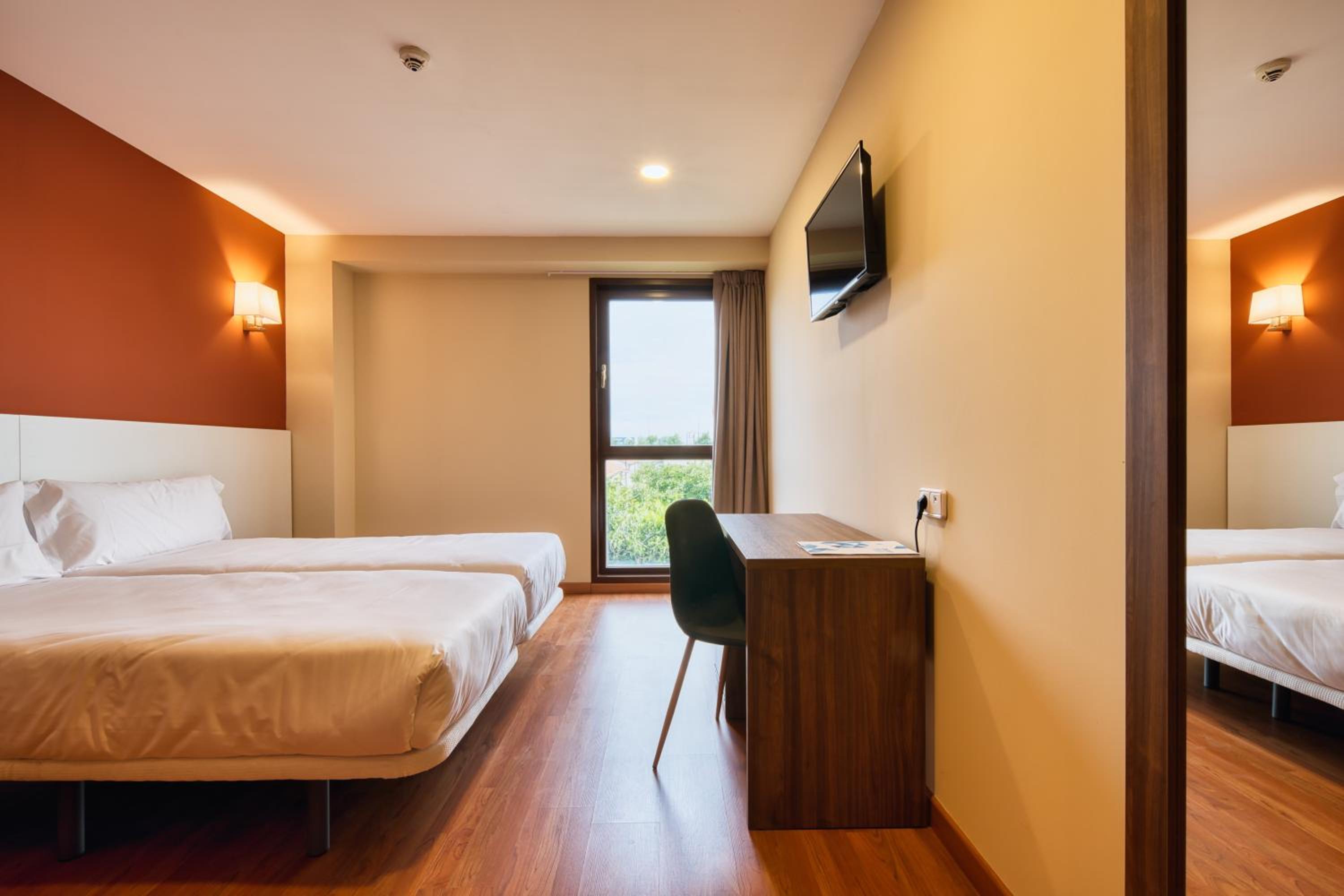 Room, Twin Beds