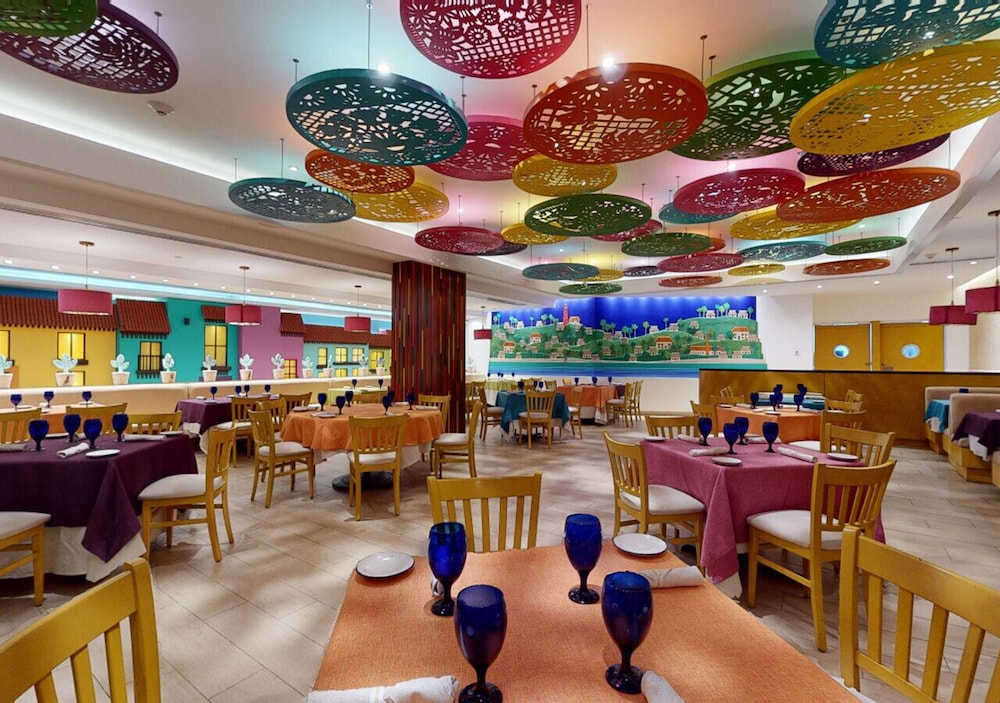 restaurant cafeteria