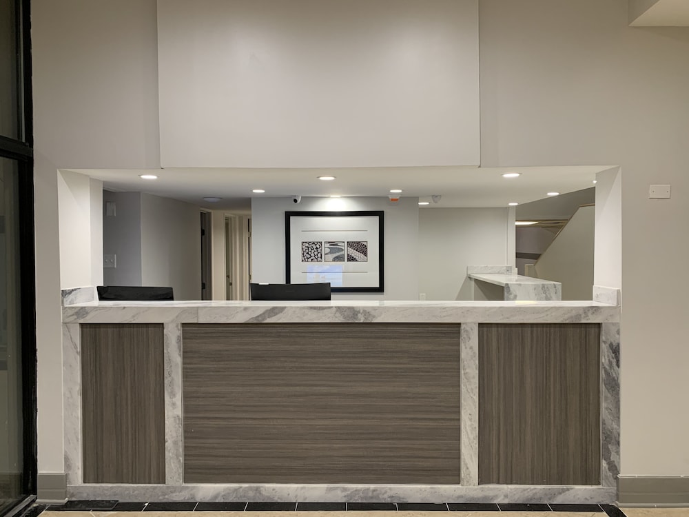 ECONO LODGE AND SUITES(Orange - TX) 4/53