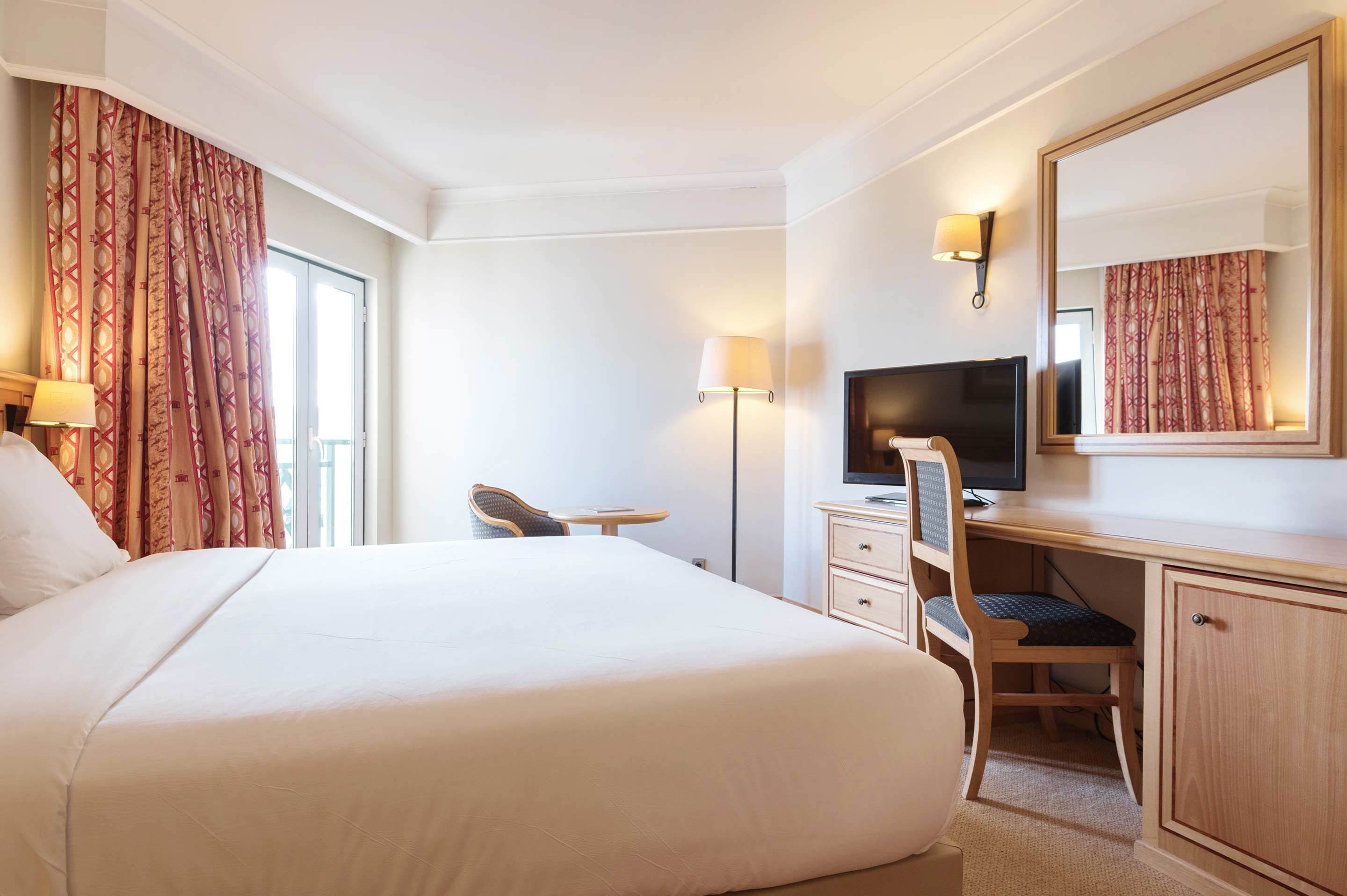 Hotel Real Palacio 16/76