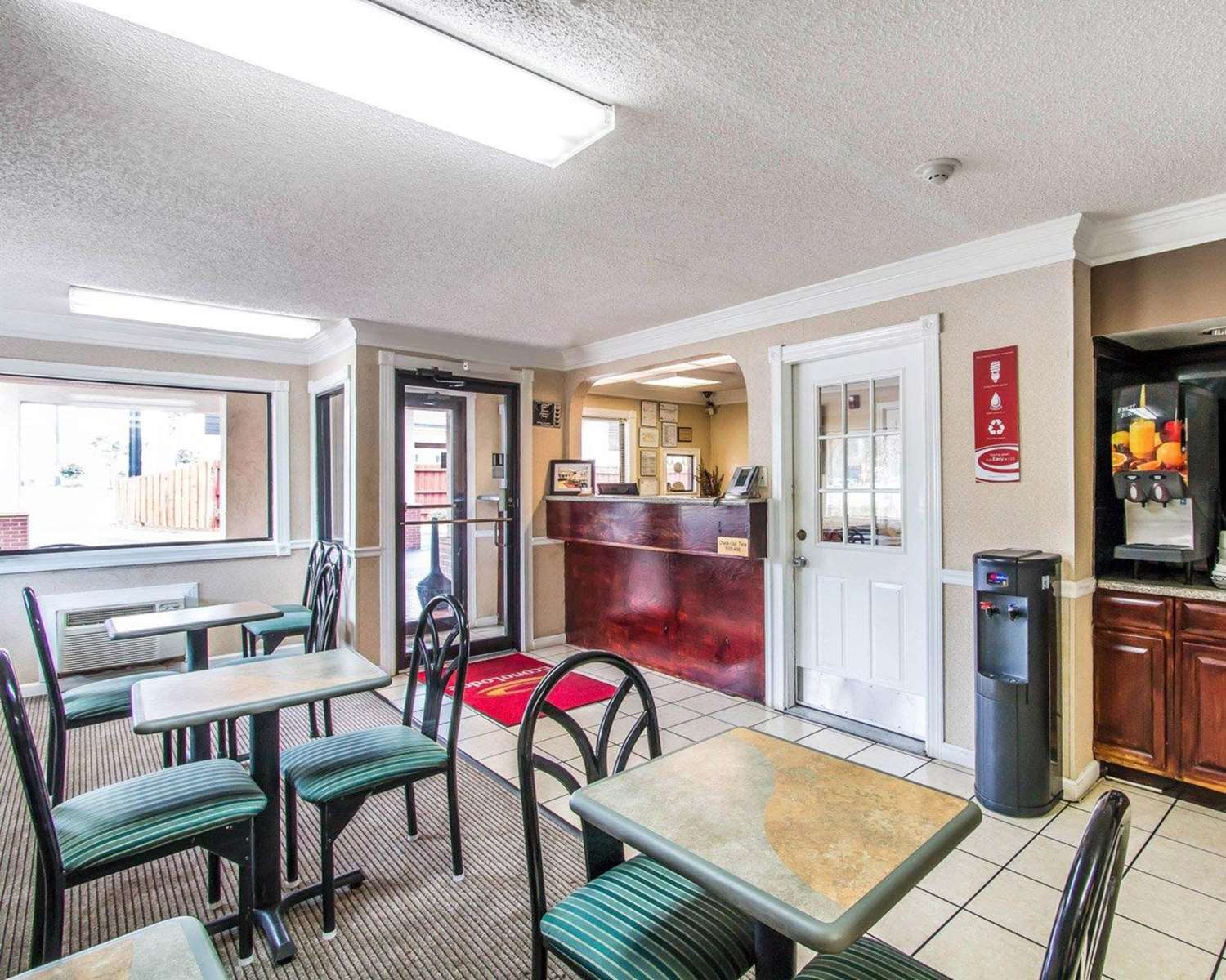 Econo Lodge Richmond Hill, GA 12/13