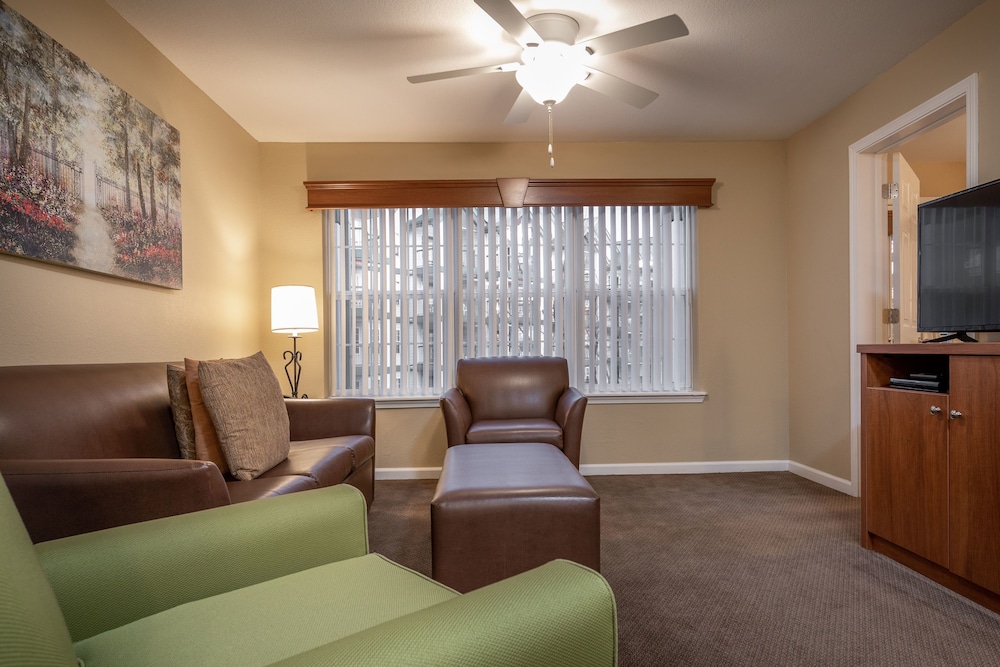 Capital Resorts Carriage Place 45/77