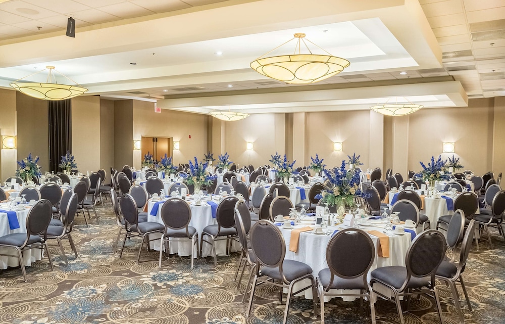 Doubletree By Hilton Hotel Oak Ridge Knoxville 60/65