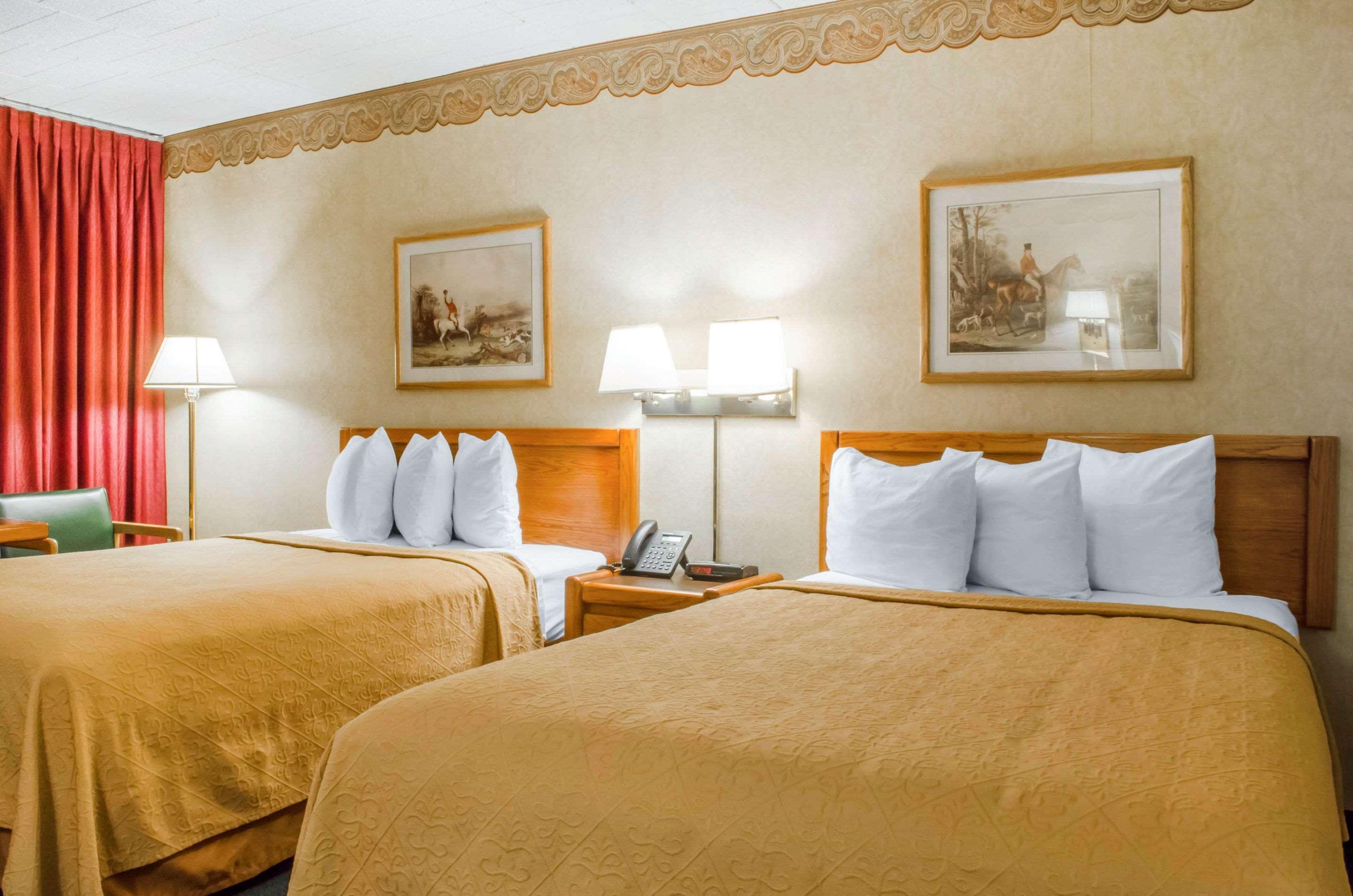 Quality Inn & Suites Burnham, PA 15/36