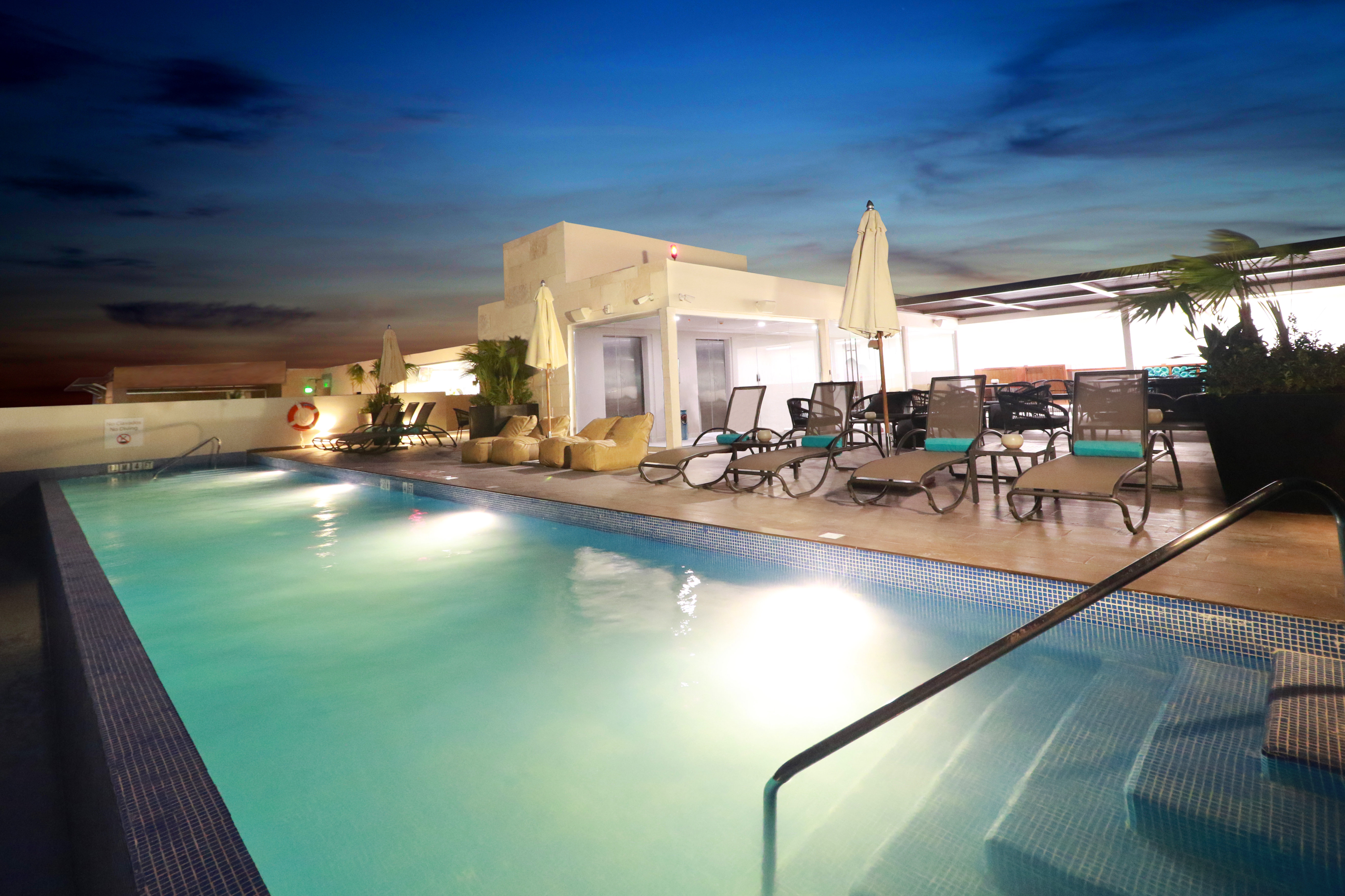 Holiday Inn Express And Suites Playa Del Carmen 74/74