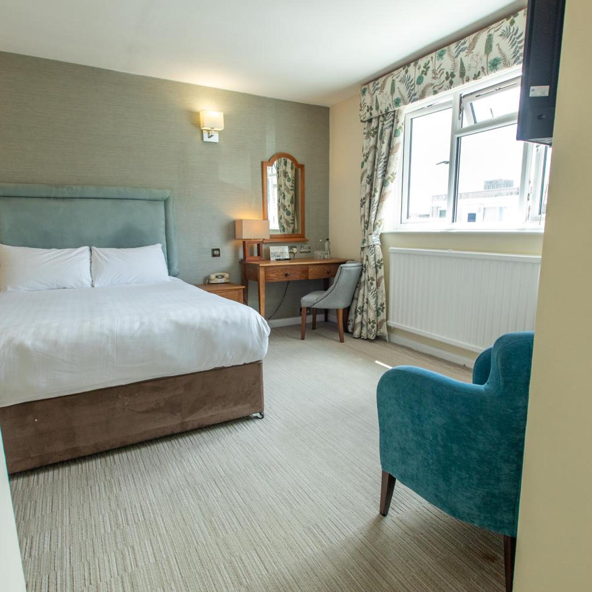 Feature, Double Bed