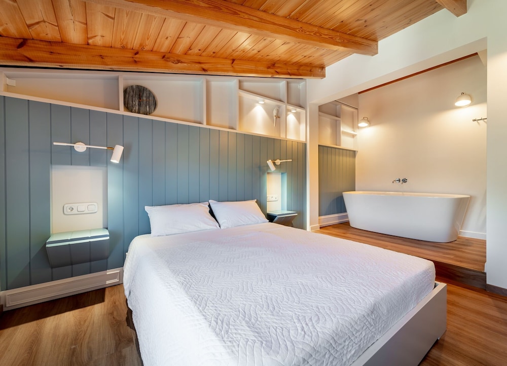 EXECUTIVE, SUITE, DOUBLE BED, SOFA