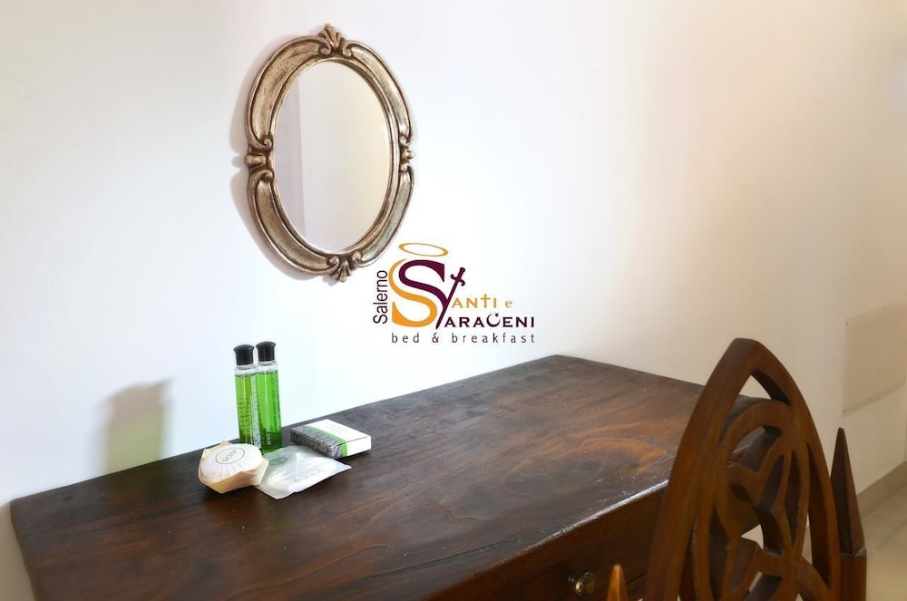 Santi E Saraceni 35/44