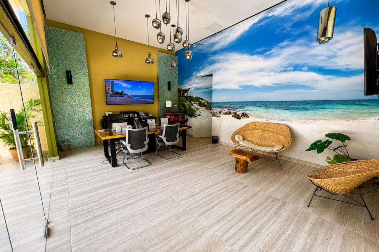 LOL HA Cancun Boutique Hotel 10/13