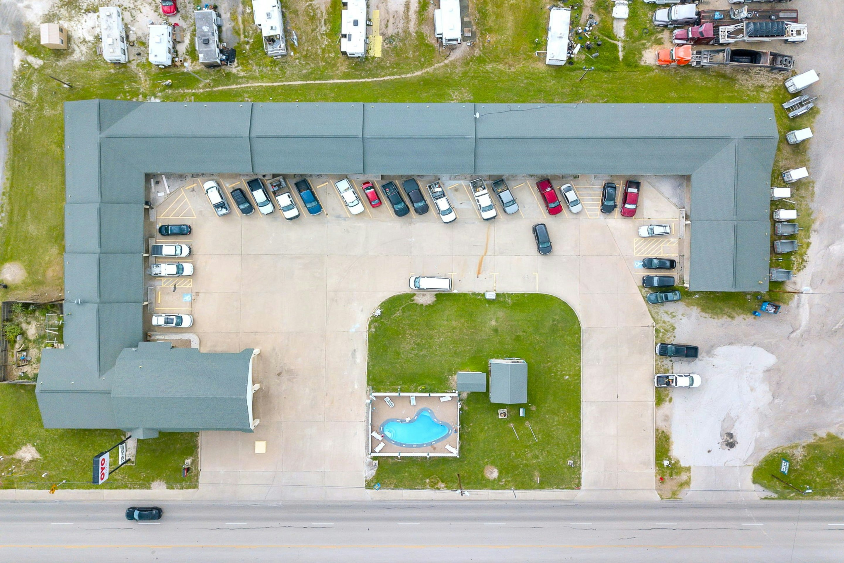 Three Rivers Executive Inn & Suites By OYO 34/37