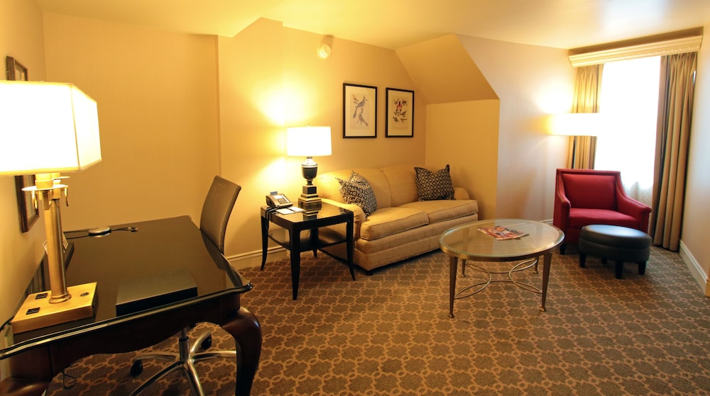Hotel Roanoke Conference Ctr Curio Collection By Hilton 30/58