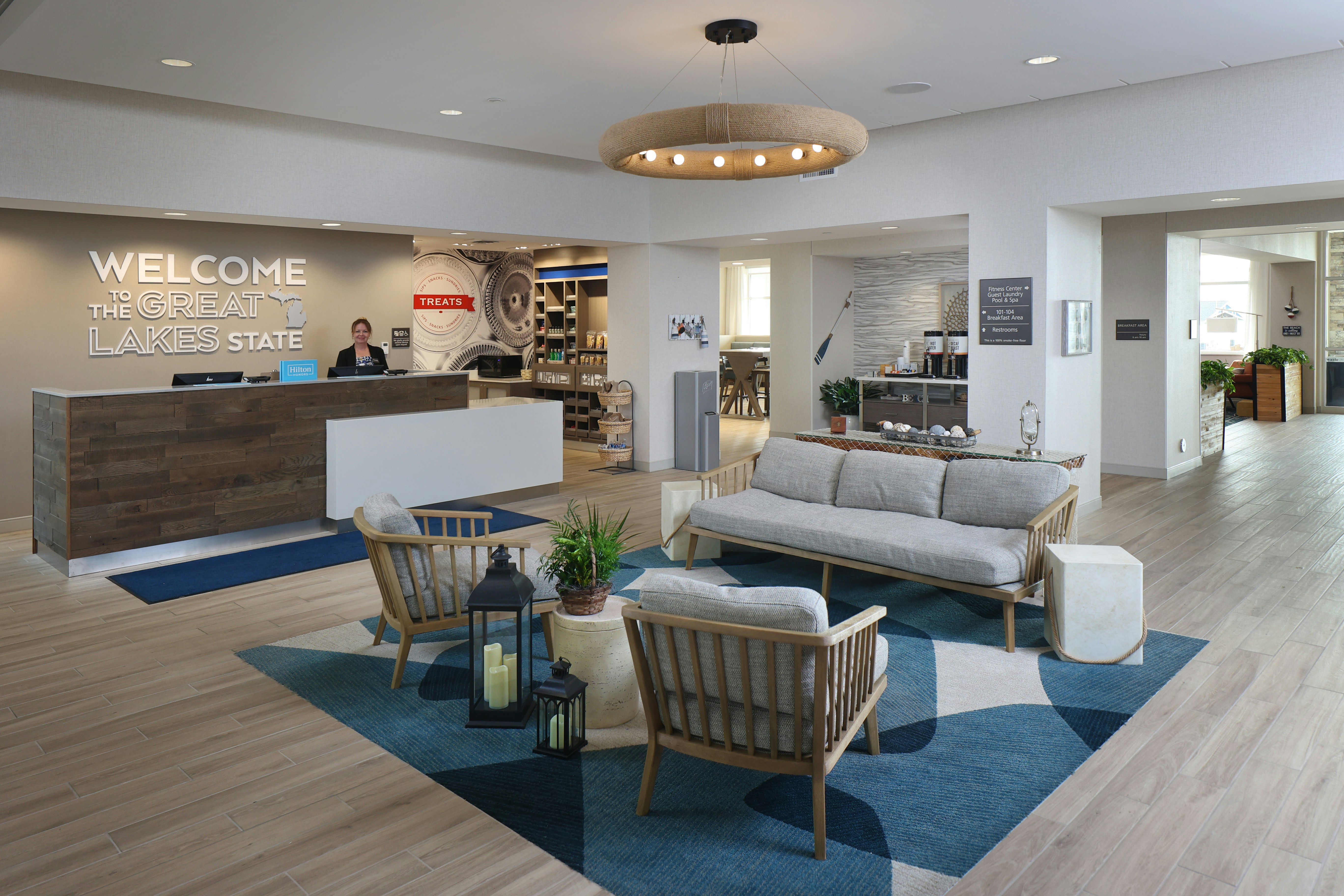 Hampton Inn & Suites Manistee Waterfront 12/23