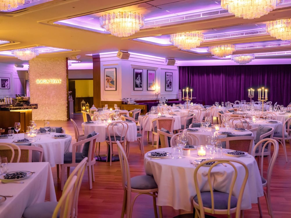 restaurant cafeteria