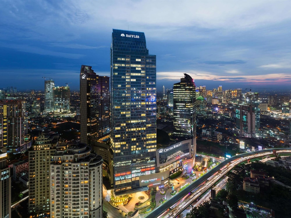 RAFFLES JAKARTA 48/50