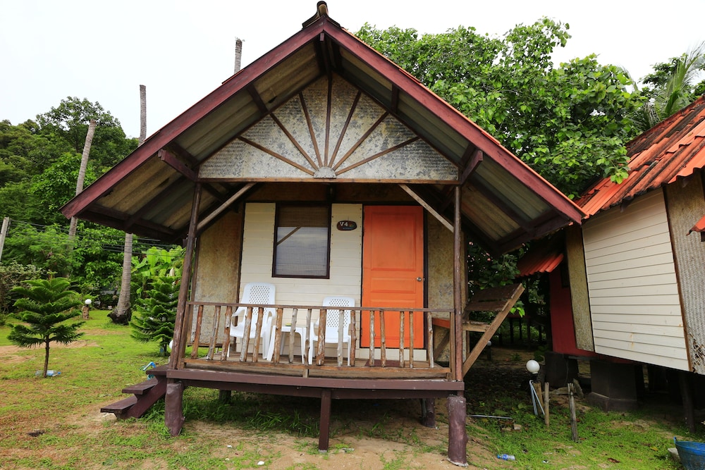 White Sand Beach Resort 7/74