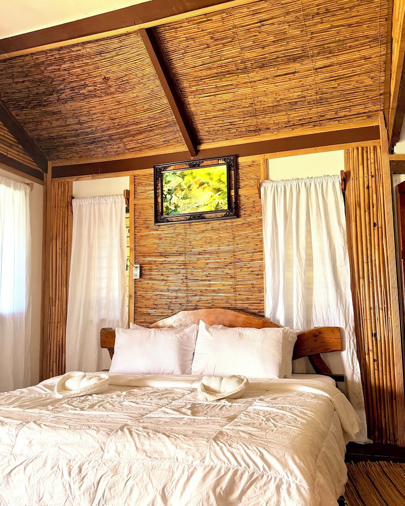Tree House, Comfort, King Bed, Ocean View, Balcony