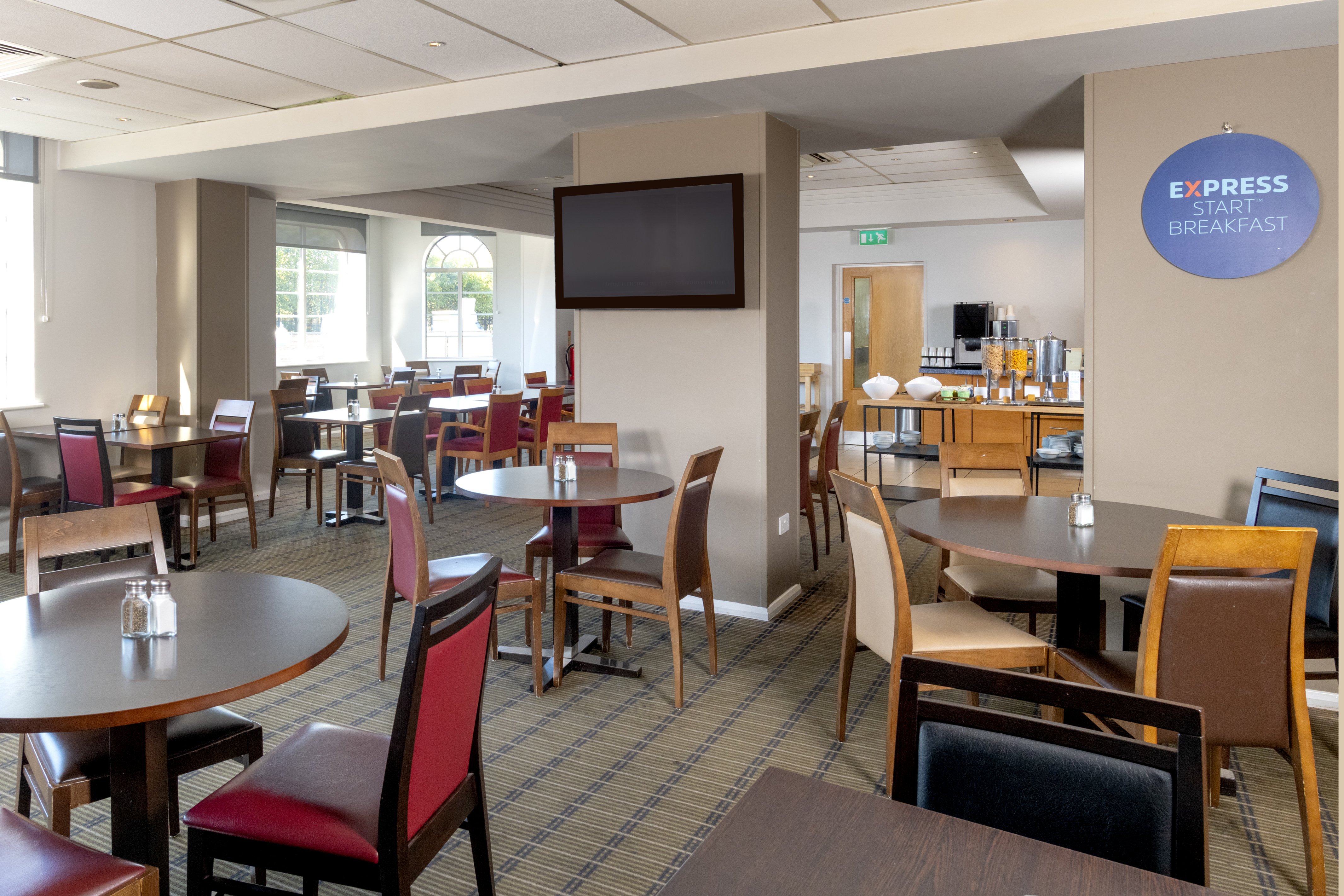 EXPRESS BY HOLIDAY INN CHINGFORD 20/26