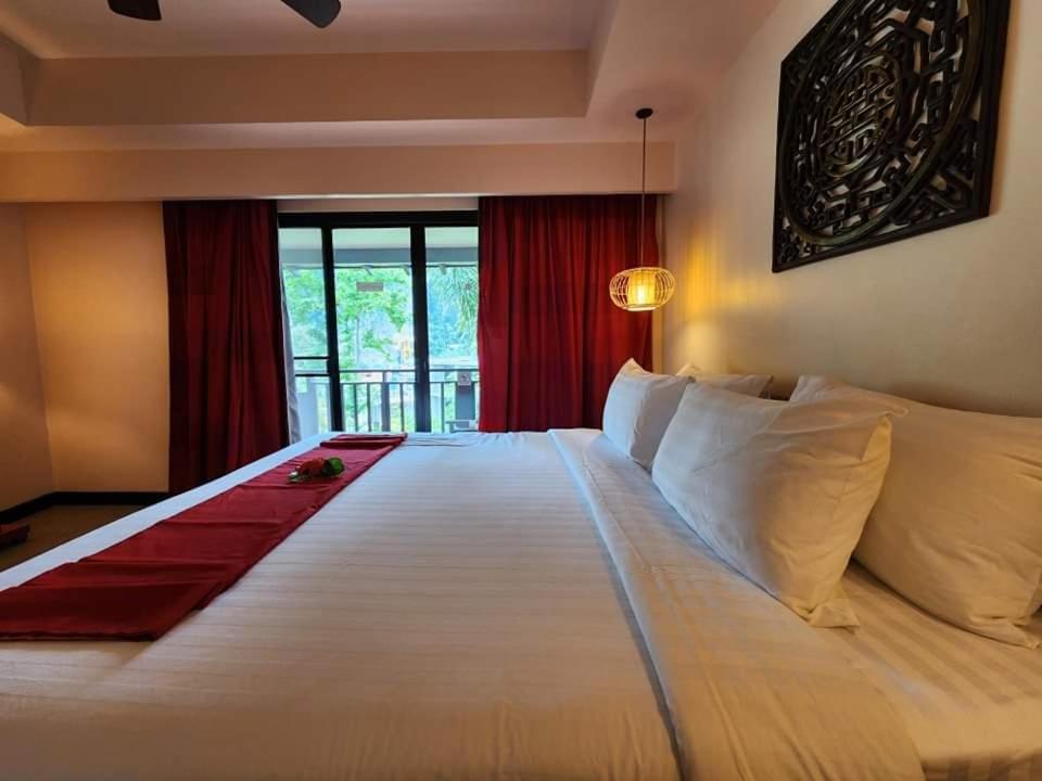 STANDARD, DOUBLE OR TWIN BED, GARDEN VIEW