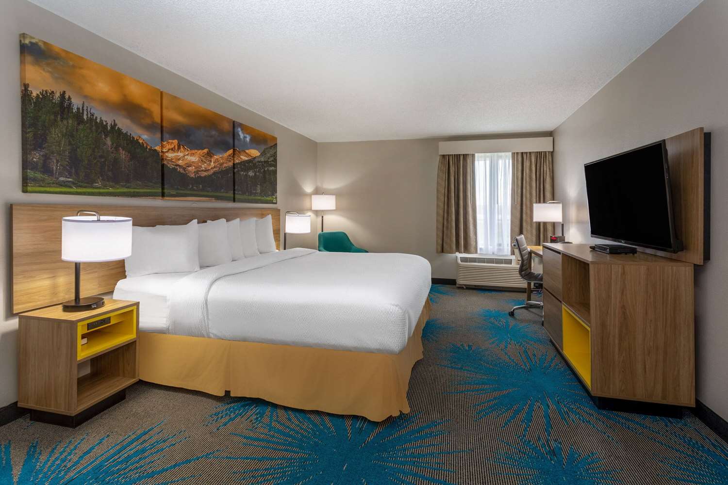 Days Inn & Suites by Wyndham Denver International Airport 5/37