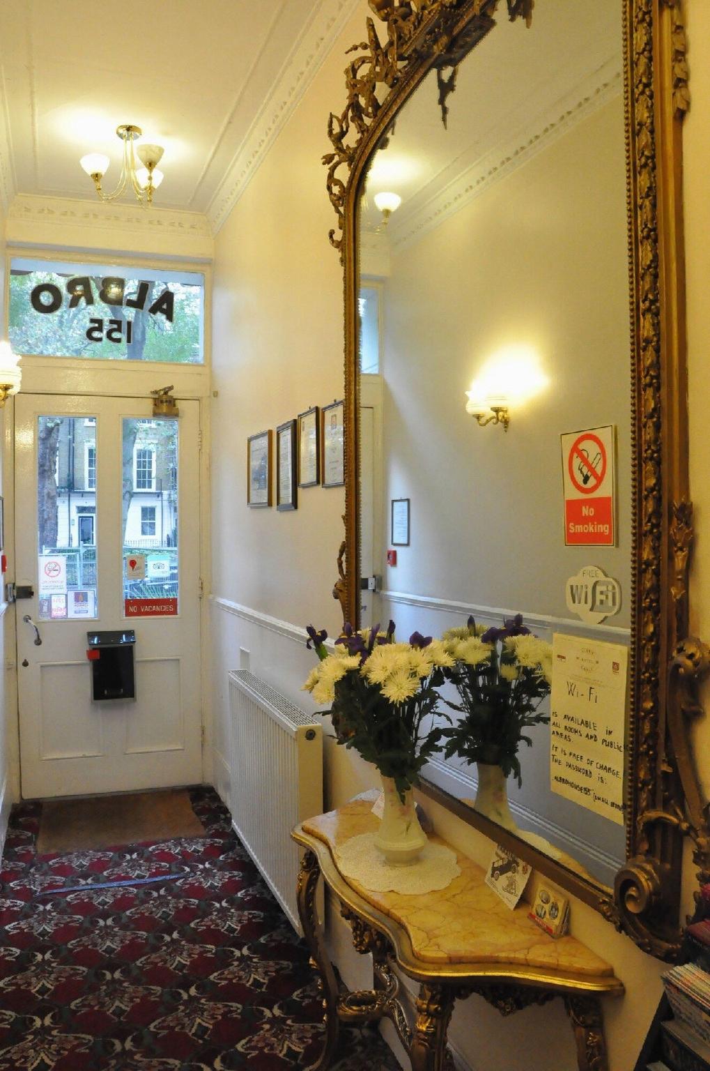 Albro House Hotel 9/32