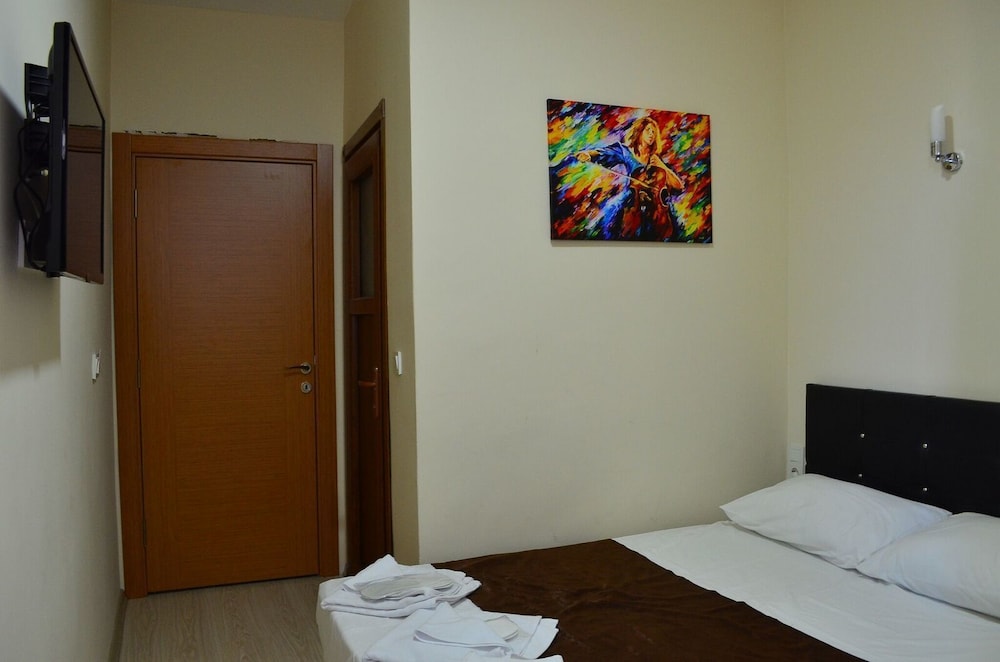 ECONOMY, DOUBLE BED