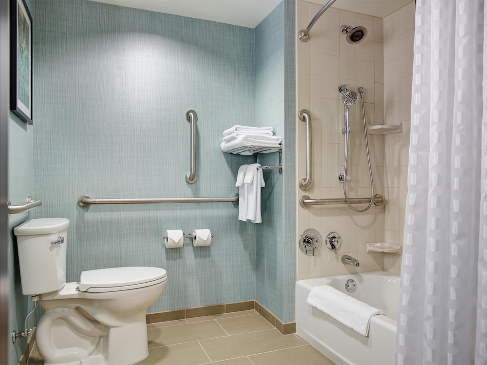 Hyatt Place Arlington/Courthouse Plaza 43/46