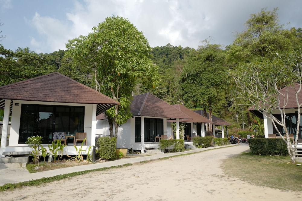 Nature Beach Resort 7/70