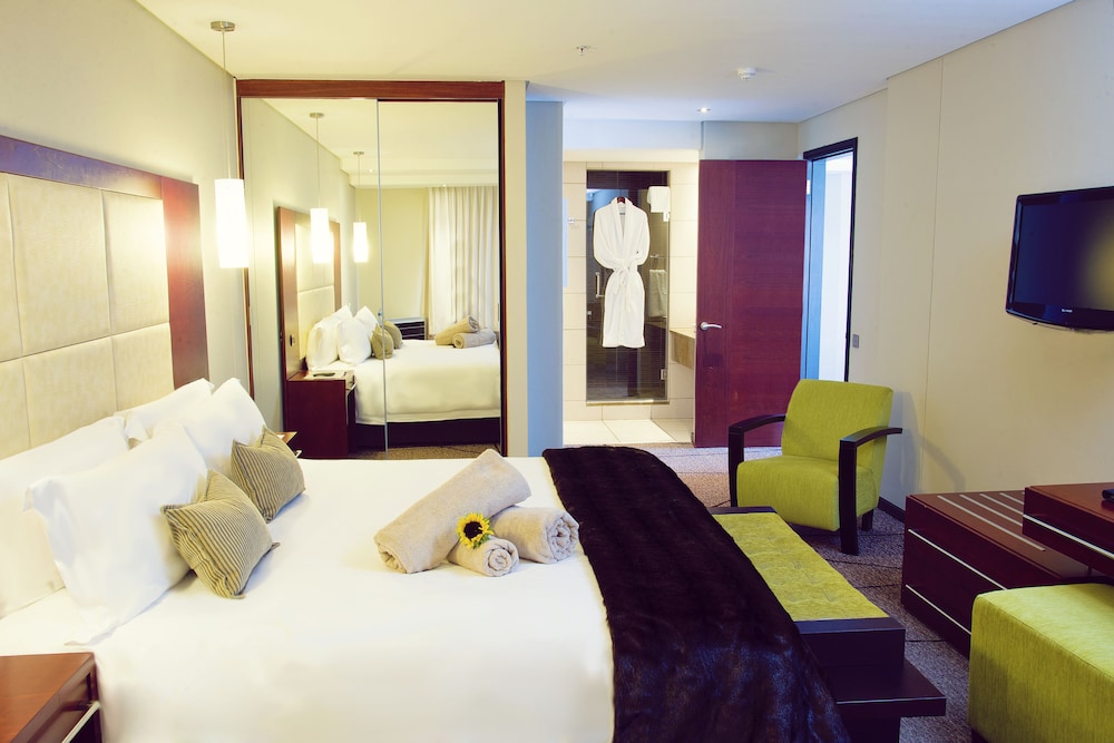 Premier Hotel East London ICC 32/75