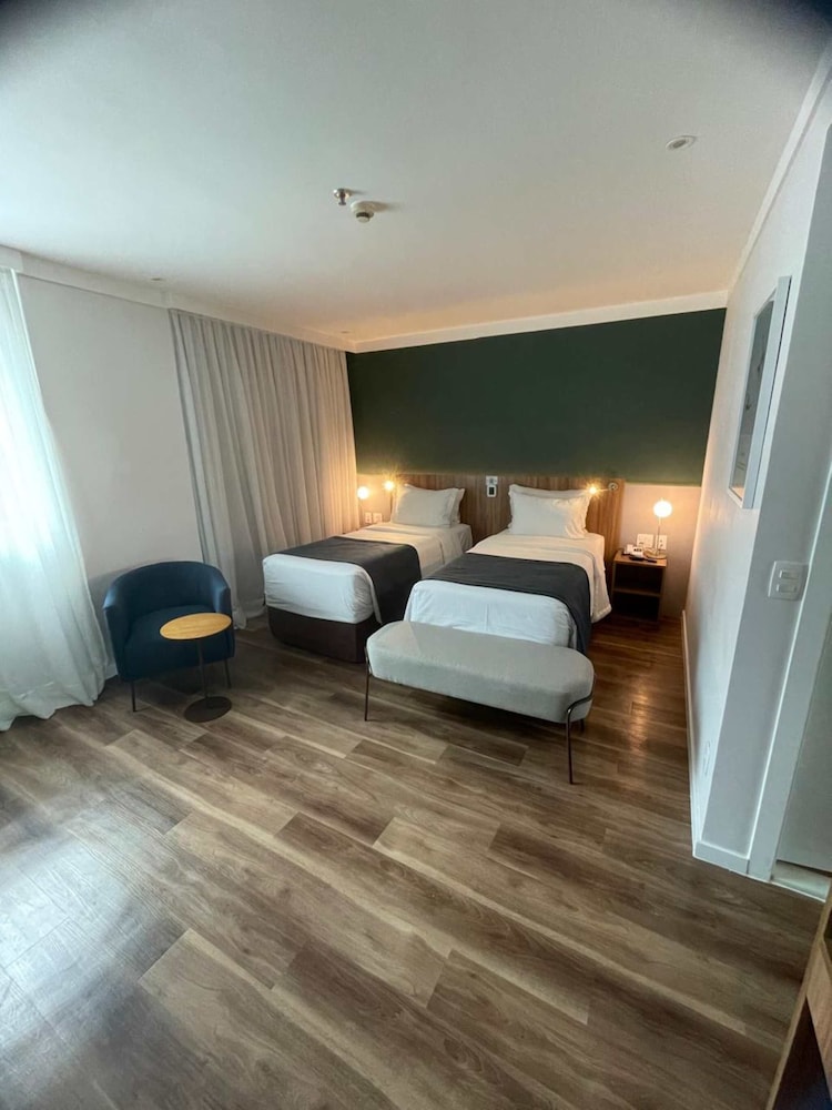 Blue Tree Premium Faria Lima 15/65
