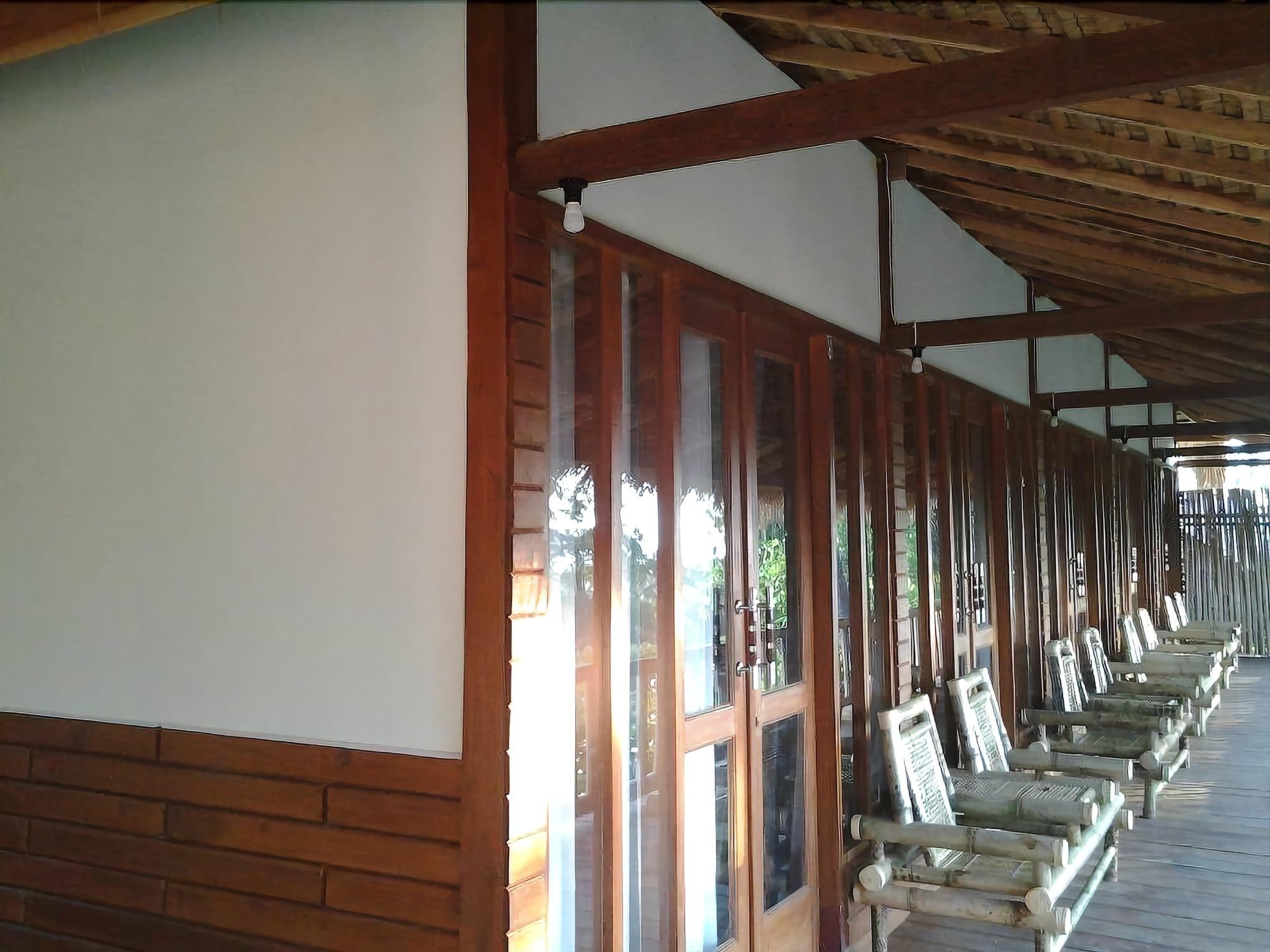 Mr.Din Rinjani Trails Hotel 10/13