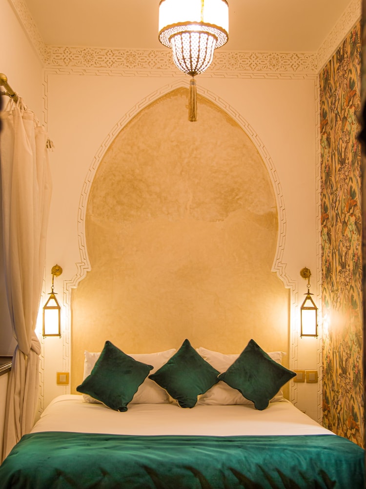 SUPERIOR, DOUBLE BED