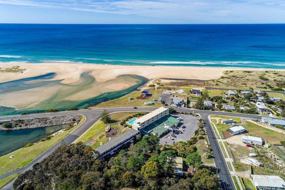 Scamander Beach Resort Hotel 34/49