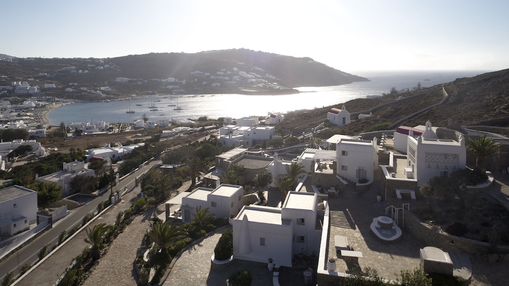 Kallos of Mykonos 43/50