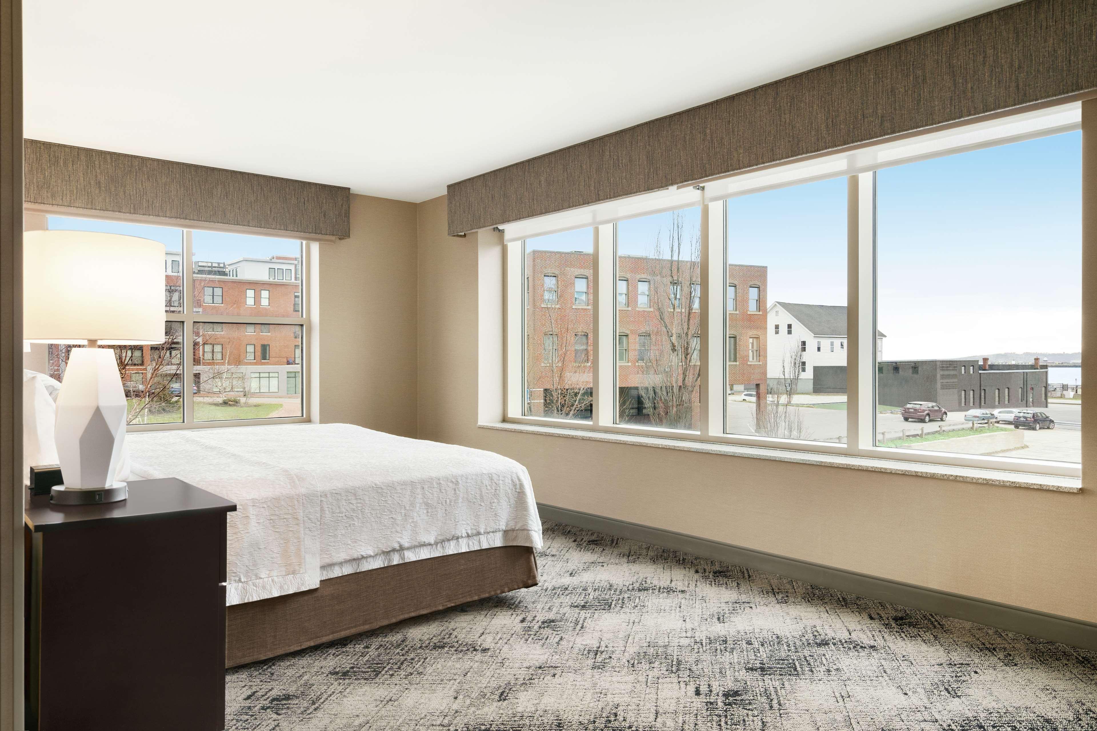 Suite, King Bed, Water View, Accessible